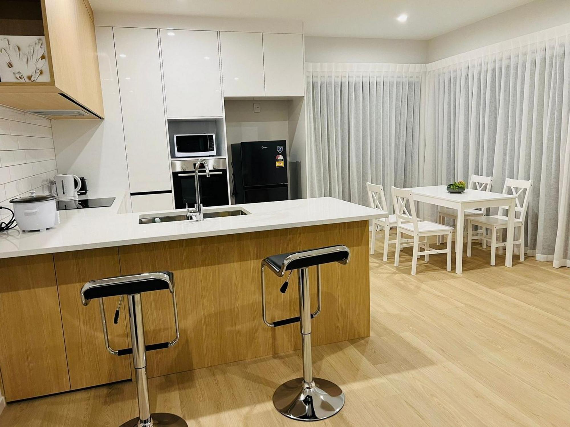 Central Modern 3-Bedroom,3- Bathroom House With Patio And Carpark- Lower Hutt City Centre Εξωτερικό φωτογραφία