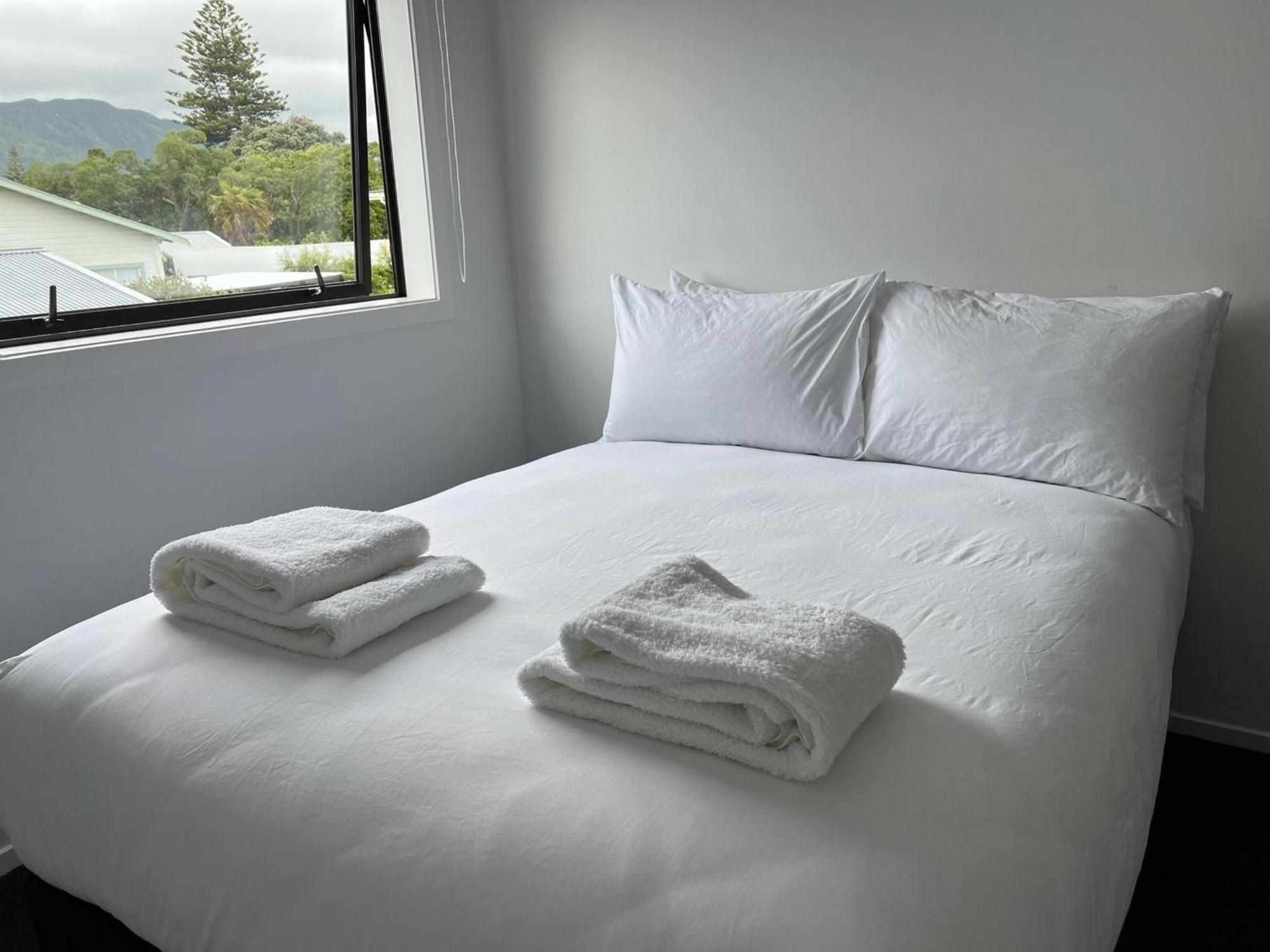 Central Modern 3-Bedroom,3- Bathroom House With Patio And Carpark- Lower Hutt City Centre Εξωτερικό φωτογραφία